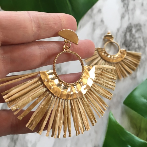 Jewelry - Raffia Straw Goldtone Boho Festival Earrings New